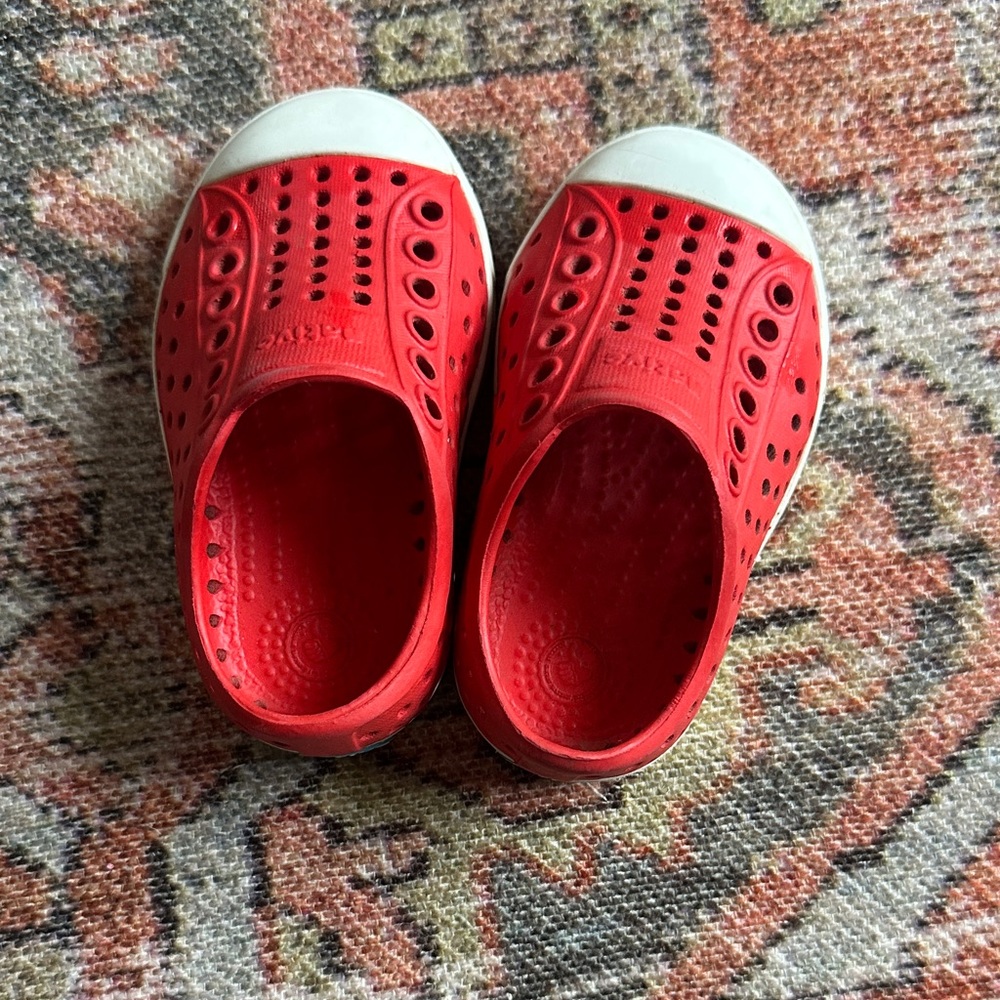 Native Jefferson- Red Kids Slip-On Water Shoes with White Toe